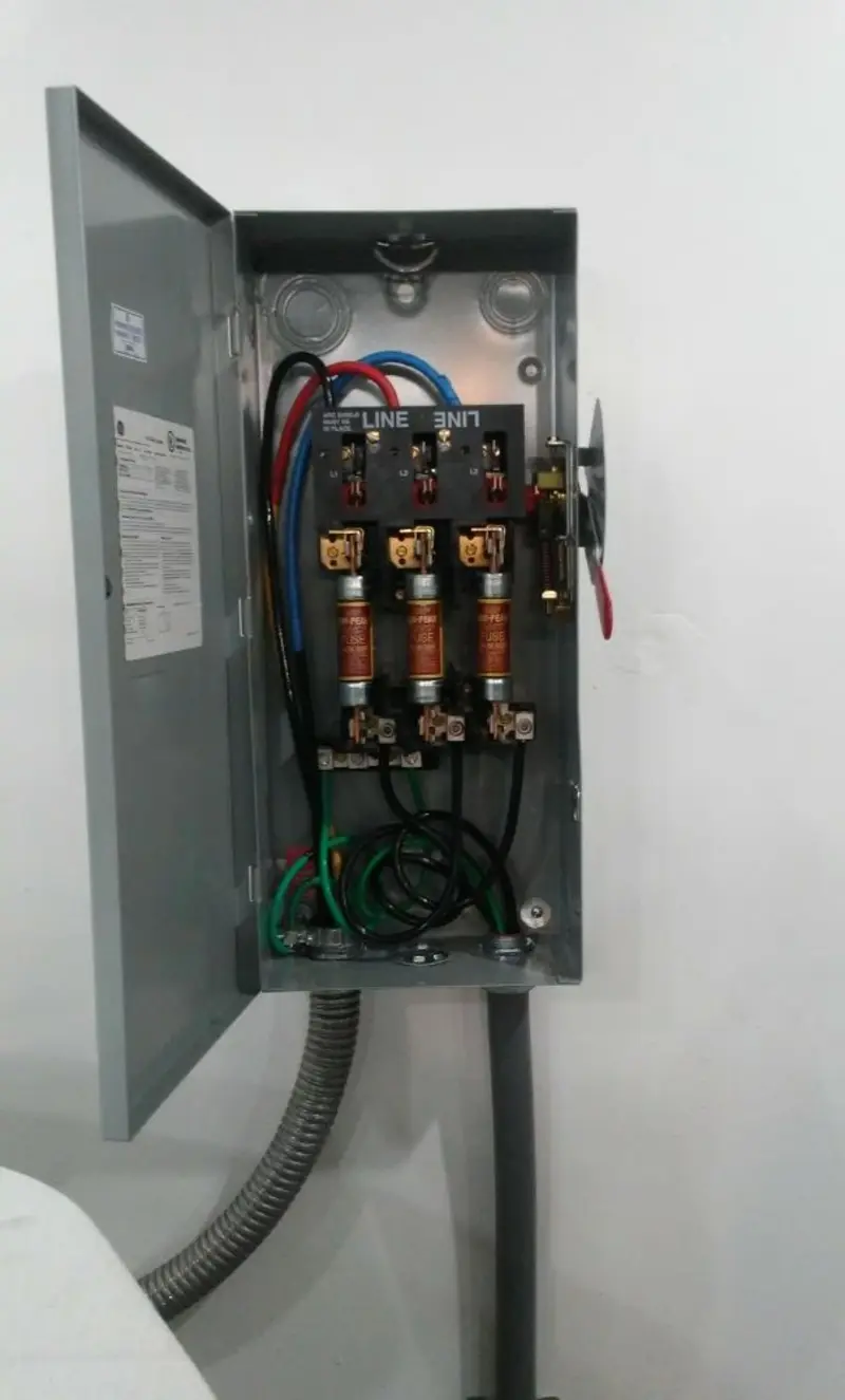 Three-phase disconnect switch installed for Electrical Wiring & Rewiring in Batesburg-Leesville